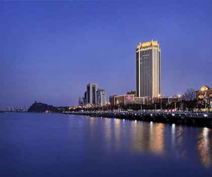 济南市莱芜实验小学